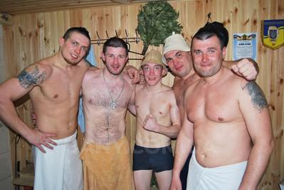 Сауна, лазня Спортивно-оздоровительный комплекс «Боксер» - бани на воде, Киев відгуки, фото, адреса - bany.com.ua Спортивно-оздоровительный комплекс «Боксер» - бани на воде відгуки, лазня/сауна Киев Днепровский район Гидропарк, 800 м. от Венецианского моста. Координаты GPS: N50.456771 E30.578017, фото, адреса з картою проїзду.