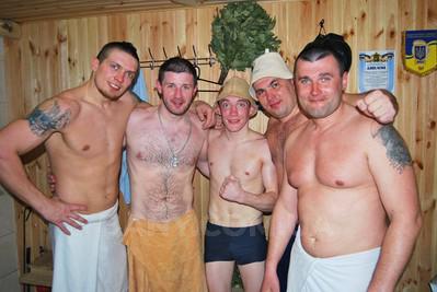 Сауна, лазня Спортивно-оздоровительный комплекс «Боксер» - бани на воде, Киев відгуки, фото, адреса - bany.com.ua Спортивно-оздоровительный комплекс «Боксер» - бани на воде відгуки, лазня/сауна Киев Днепровский район Гидропарк, 800 м. от Венецианского моста. Координаты GPS: N50.456771 E30.578017, фото, адреса з картою проїзду.