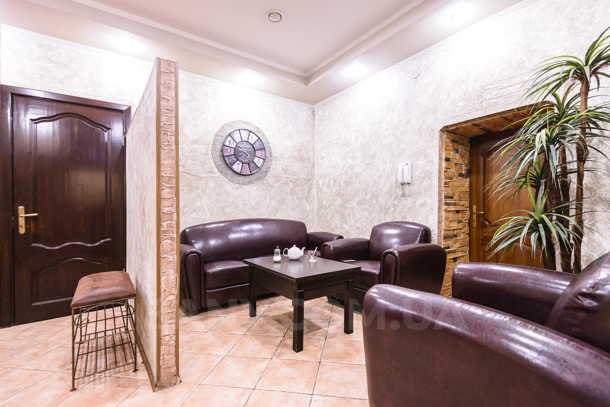 Transcarpathian Kolyba reviews, bath/sauna Kyiv Shevchenko district st. Bogdan Gavrilishin 12/16, entrance from the restaurant, photo, address with a travel card.