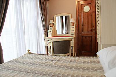 Сауны гостиничного комплекса «Червона Калина» на Днепре відгуки, лазня/сауна Киев Деснянский район Проспект Романа Шухевича 7, Парк Муромец (Северний мост), фото, адреса з картою проїзду.