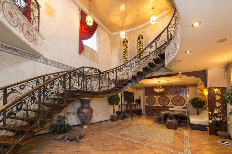 Банно-развлекательный комплекс с профессиональным караоке Travel Club №1 в Киеве відгуки, лазня/сауна Киев Днепровский район просп. Возз'єднання, 15, фото, адреса з картою проїзду.